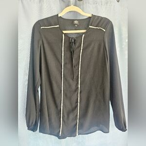 Flowy Black Top With White Detailing